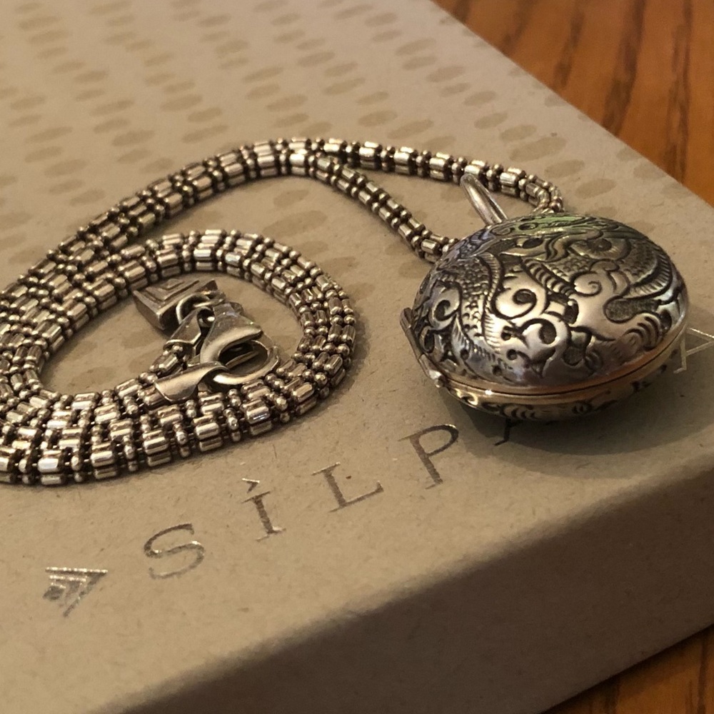 Vintage Silpada Etched Sterling Dragon Locket Necklace - Picture 12 of 16
